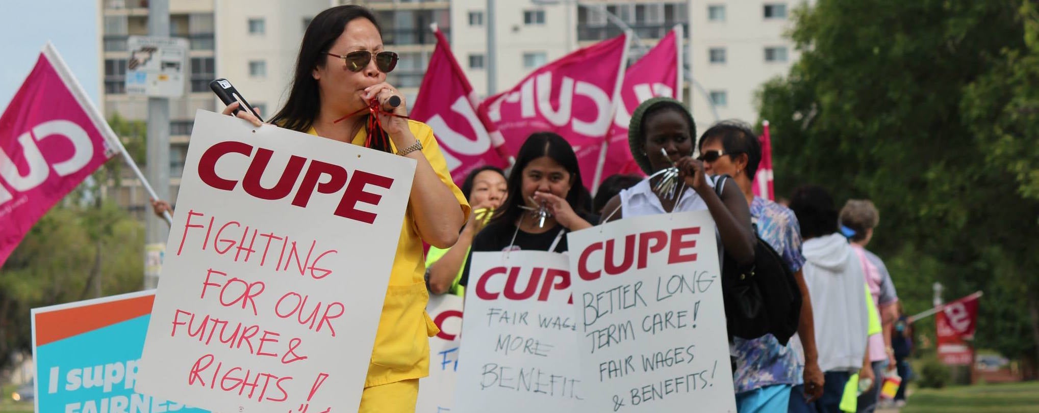 "Tuxedo Villa workers on second day of info pickets, questions arise about state of privately owned long-term care in Manitoba" thumbnail